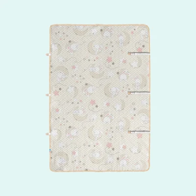 ملحفه پد دار ضد نم ۱۲۵*۱۴۵ طرح Dreamer Daisy